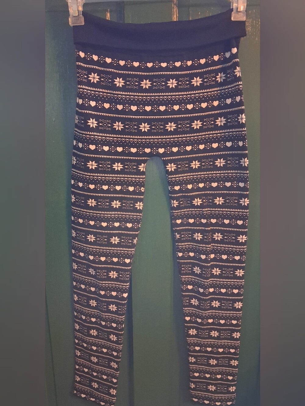 feathers Black and White Fair Isle Heart Leggings
